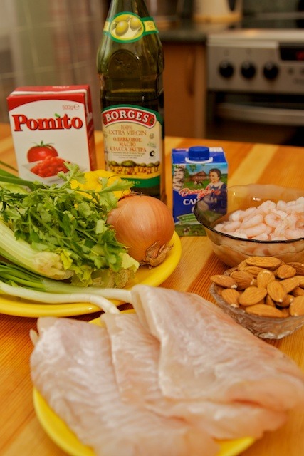 Рецепт рыбного томатного супа с миндалем 001
