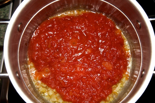 Рецепт рыбного томатного супа с миндалем 005