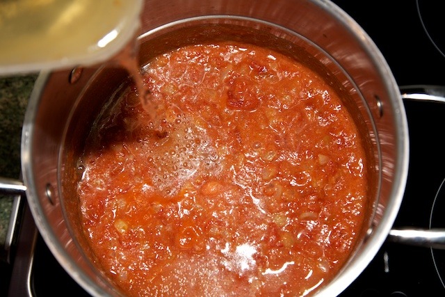 Рецепт рыбного томатного супа с миндалем 006