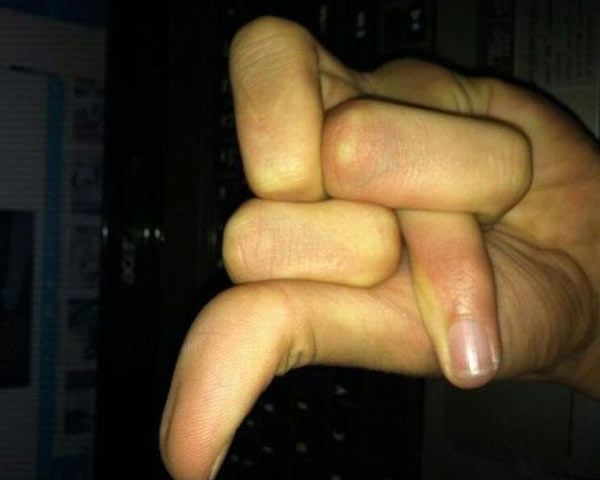 Безумный палец. Средний палец.